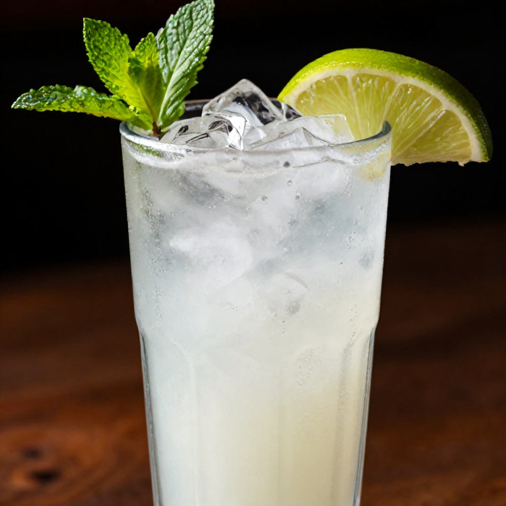 White Christmas Mojito in a glass